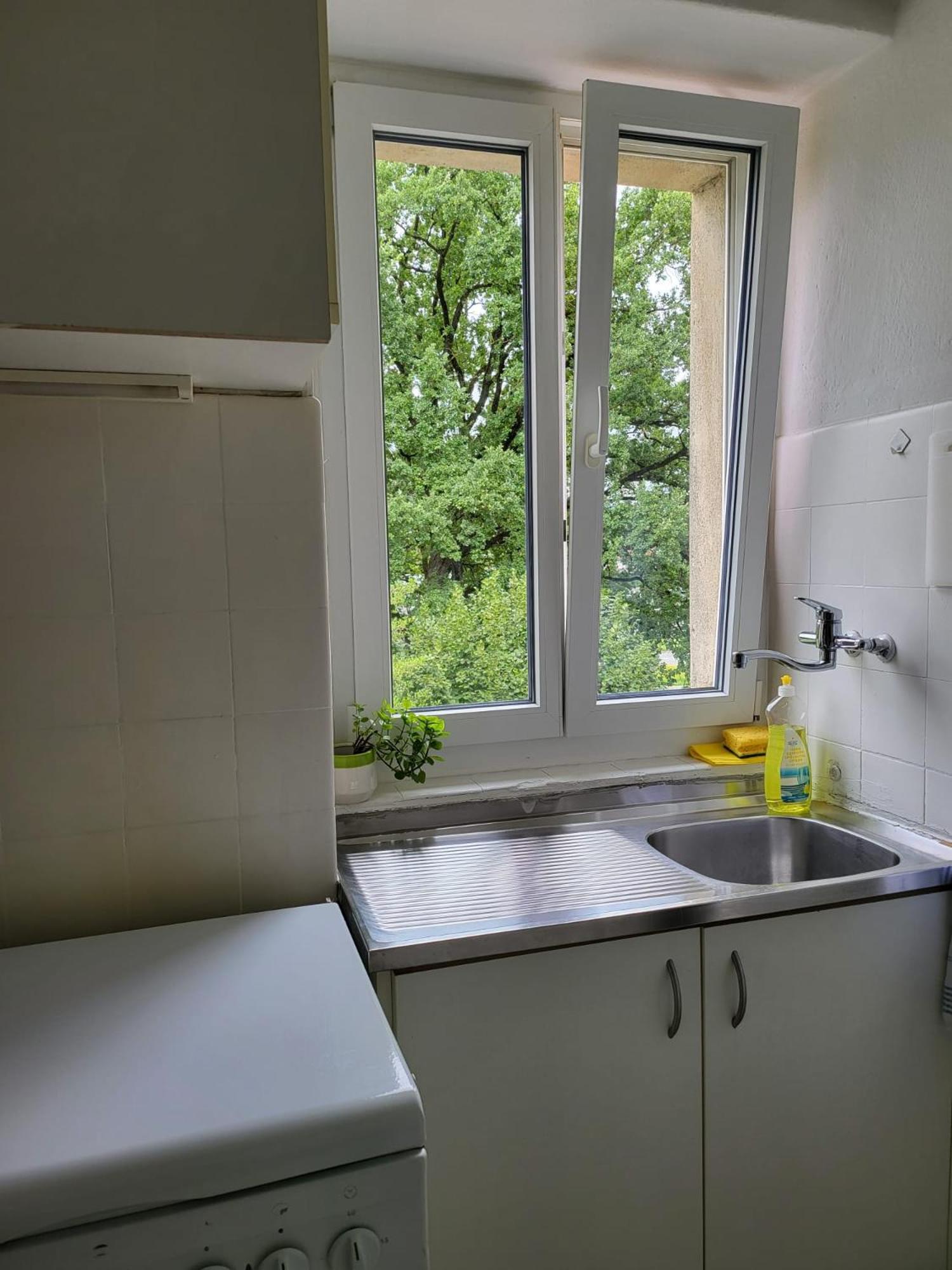 Bastis Central Guesthouse Lucerne City Екстериор снимка
